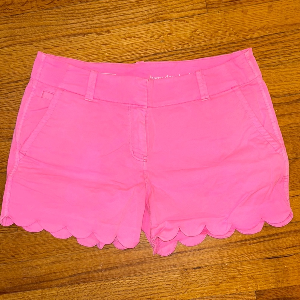Vineyard Vines Pink Scallop Hem Shorts